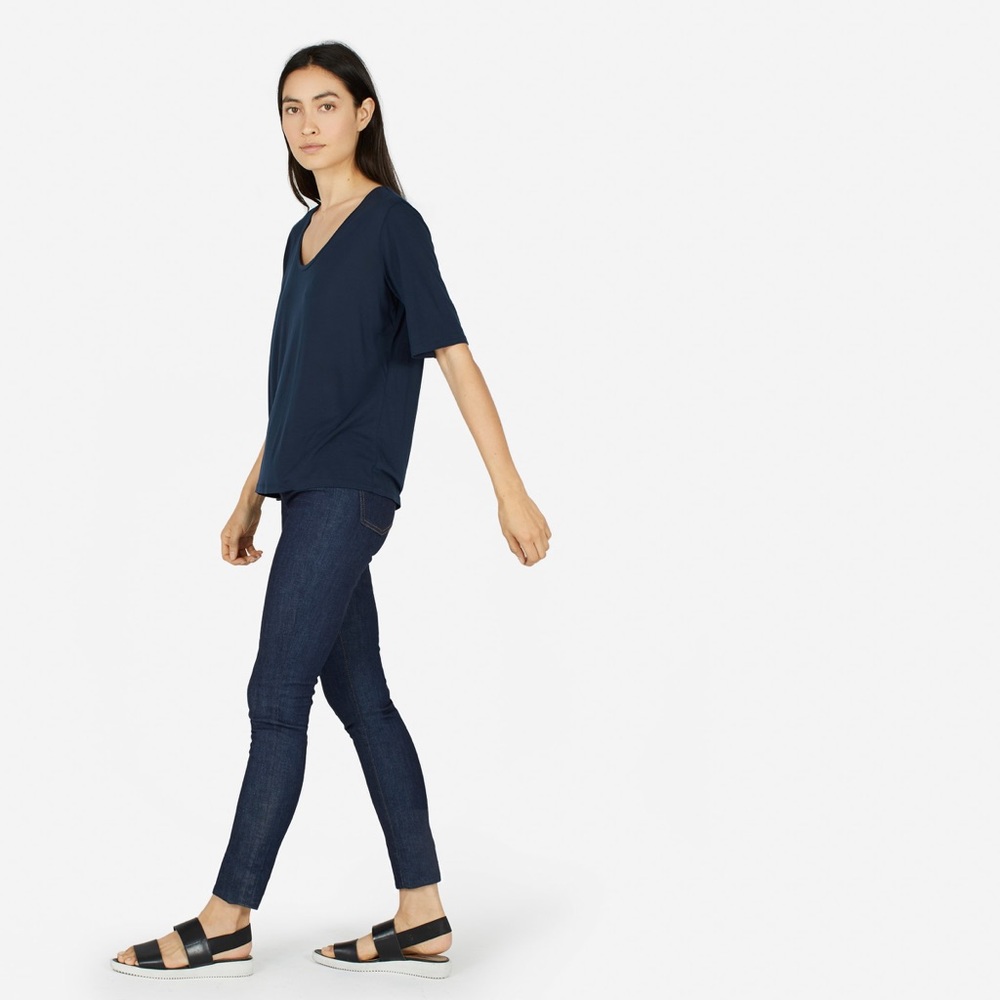 Everlane luxe drape cropped scoop-neck tee in navy